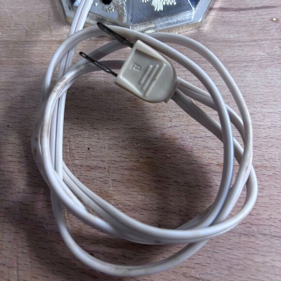 Vintage Electric Christmas Hurricane Lamp With Etched Glass Shade Holly & Berry - Picture 9 of 11